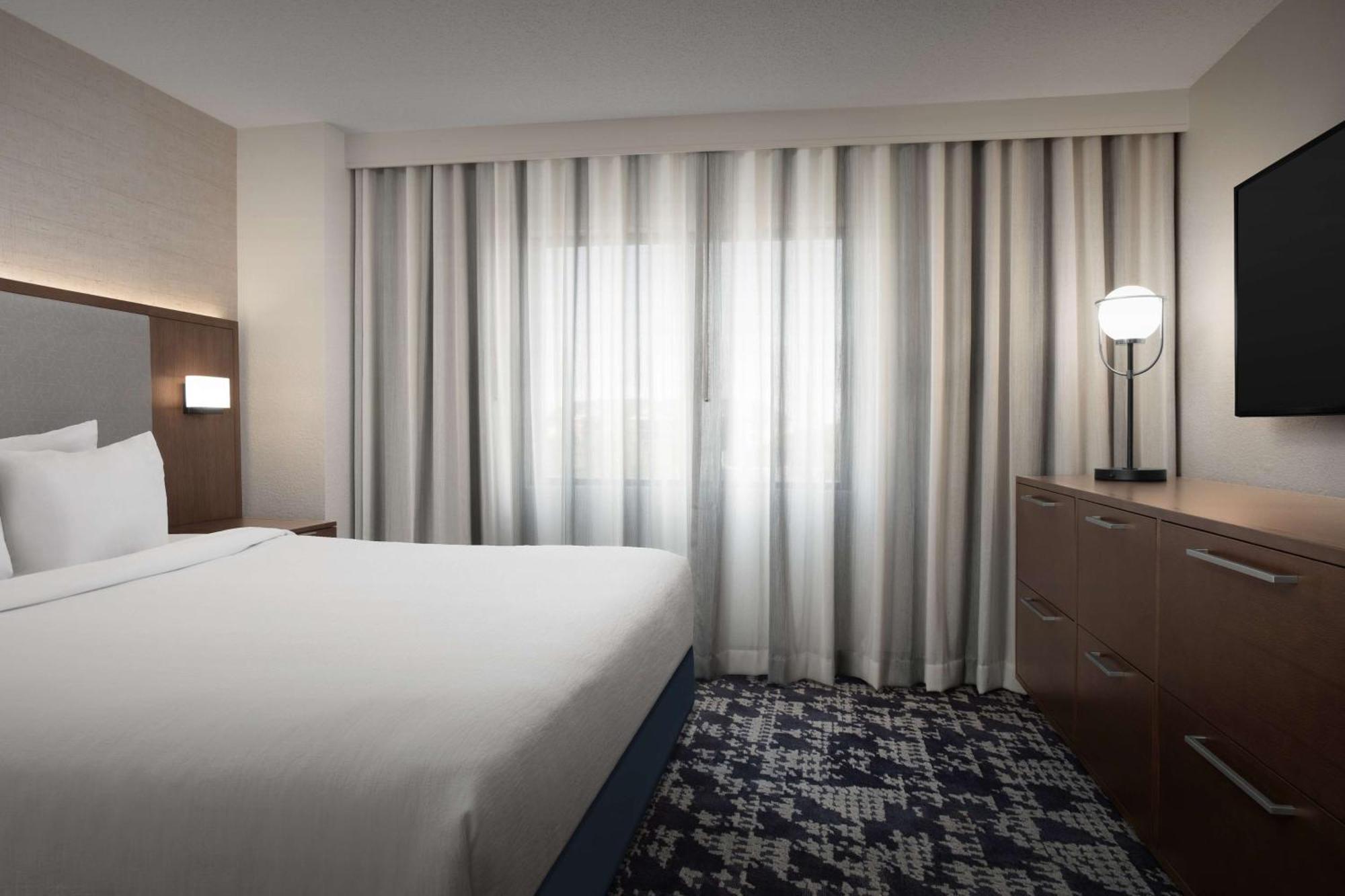 Embassy Suites By Hilton Dallas Near The Galleria Dış mekan fotoğraf